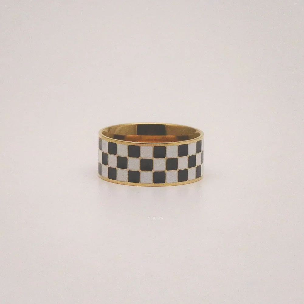 Checkboard Band Ring – 18k Gold Plated Stainless Steel