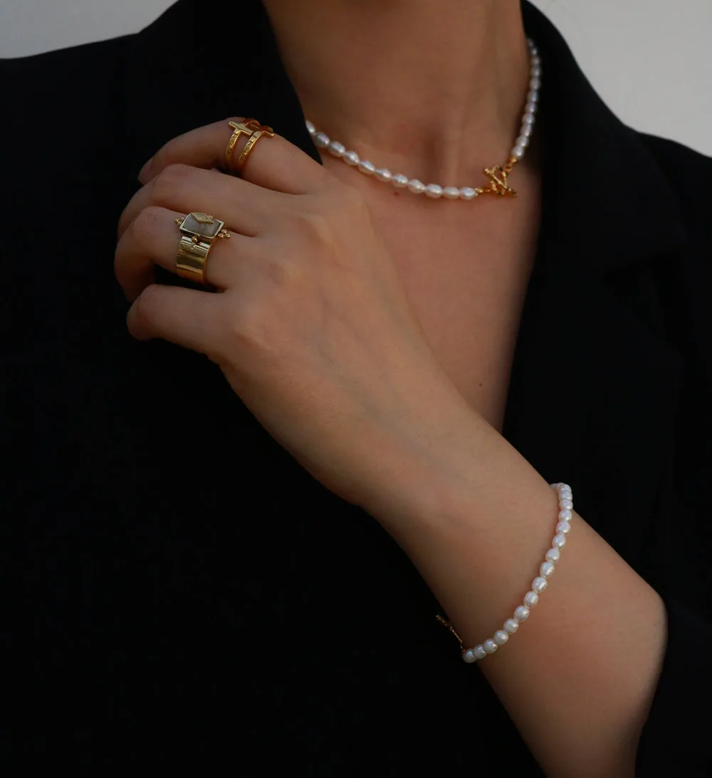 Dainty Pearl Toggle Necklace - 18k Gold Plated