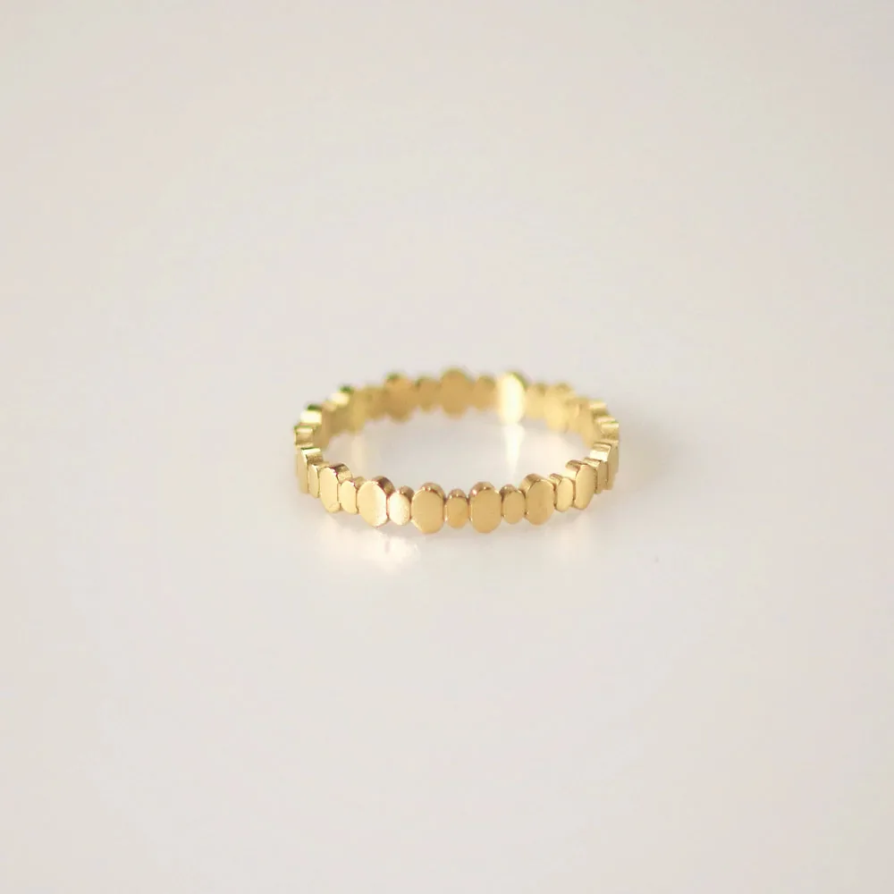 Flat Dots Band Ring – Minimalist 18k Gold Plated Ring