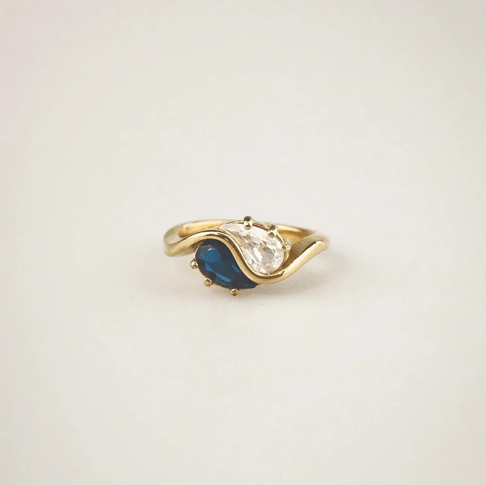 Midnight Kiss Ring – Blue Sapphire & Moissanite