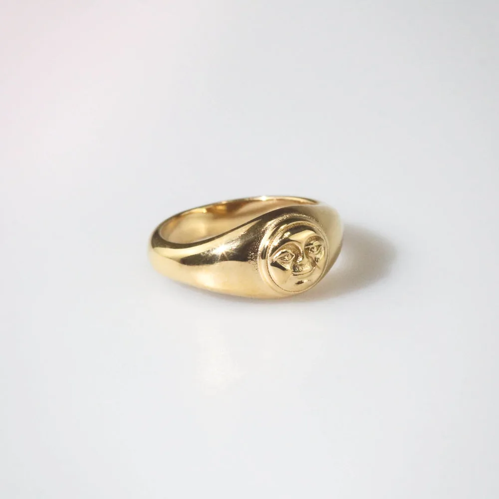 Moonface Signet Ring – Waterproof Gold Stainless Steel