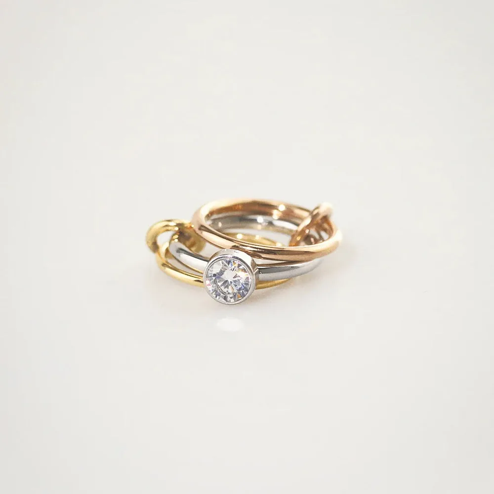 Meideya Triple Link Solitaire Ring — 3-Tone Gold