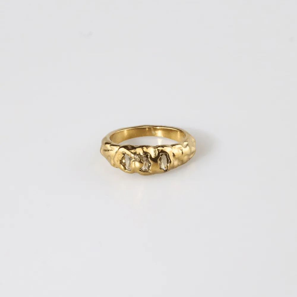 Triple Stone Hammered Ring – Waterproof Gold Plated Ring