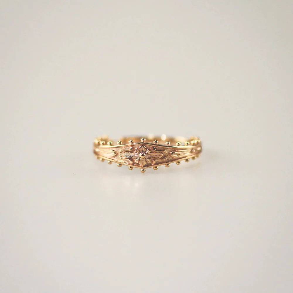 Victorian Engraved Ring – Adjustable Gold Vintage