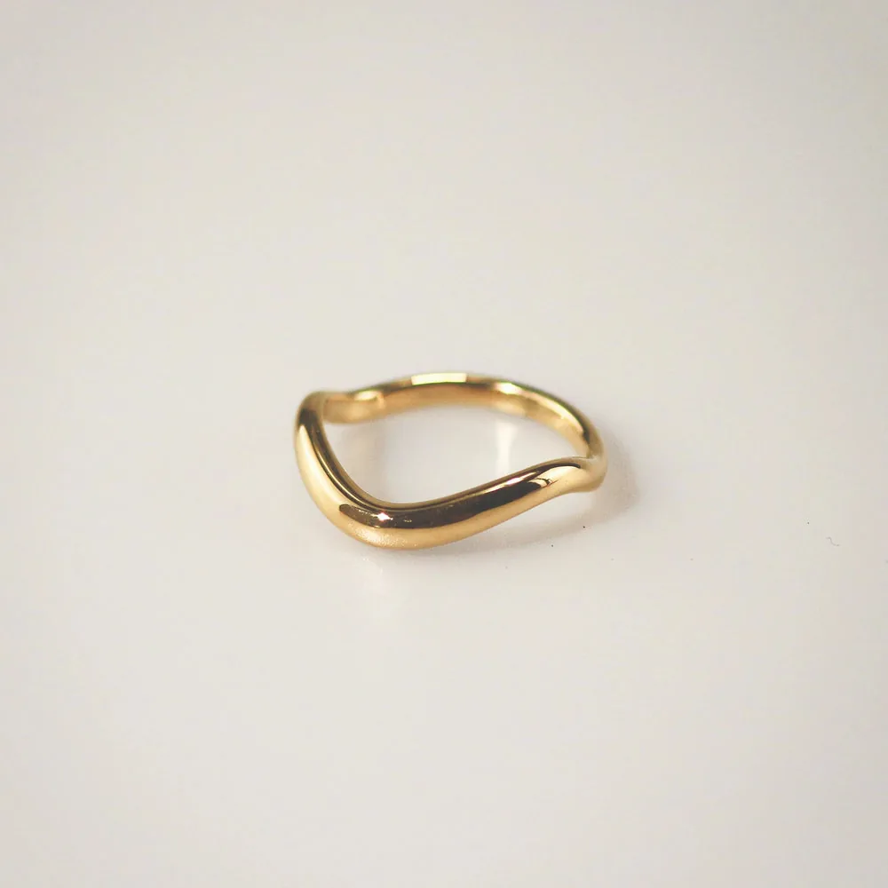 Waterproof 18k Gold Plated Stainless Steel Single Wave Ring