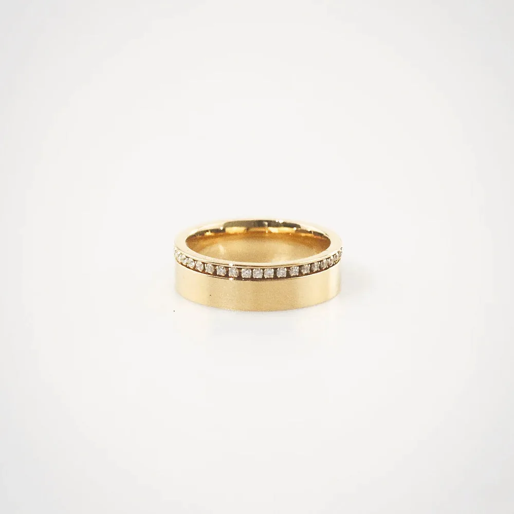 Waterproof Gold Pave Band Ring – Hypoallergenic 316L