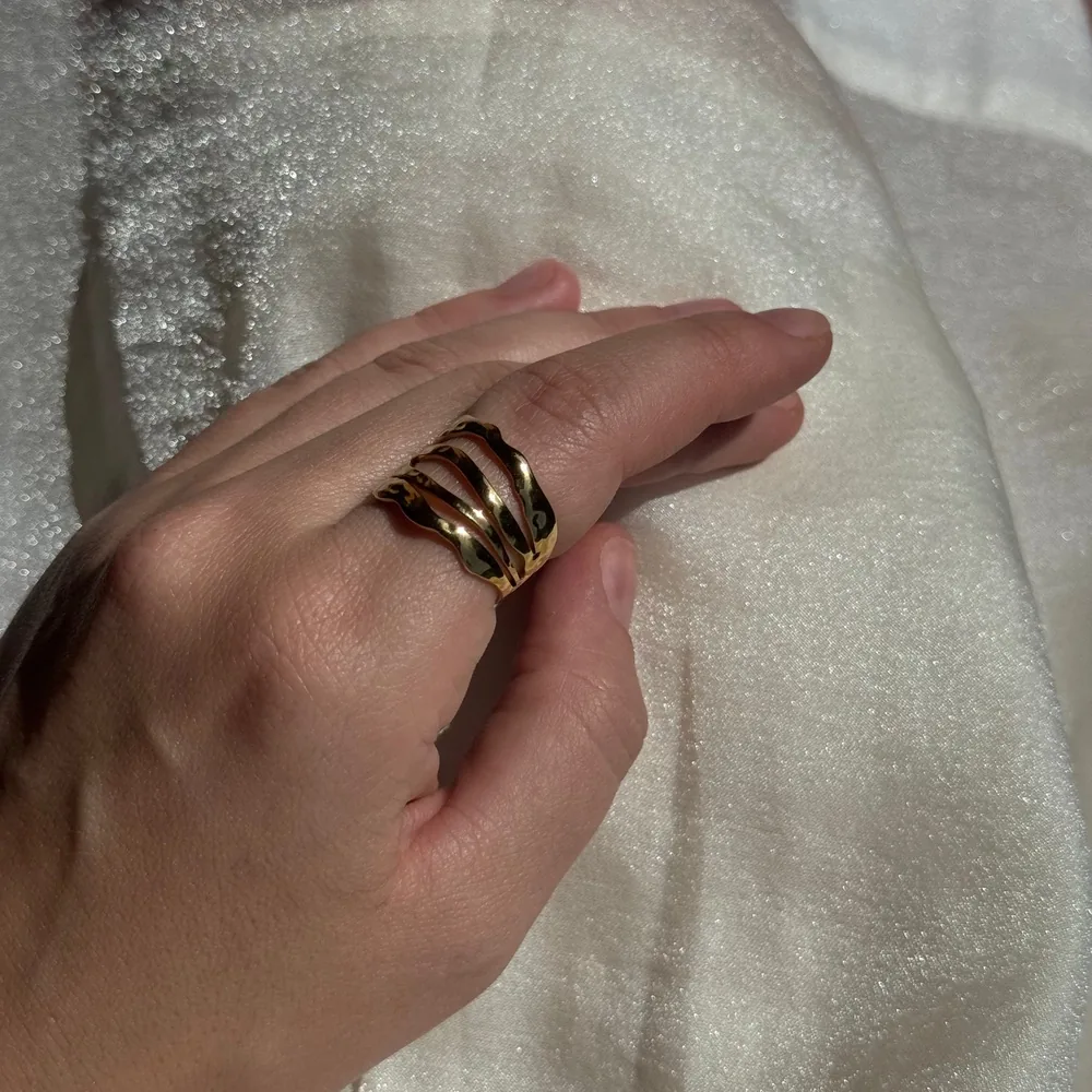Waterproof Hammered Multi Row Ring - 18k Gold Stainless Steel