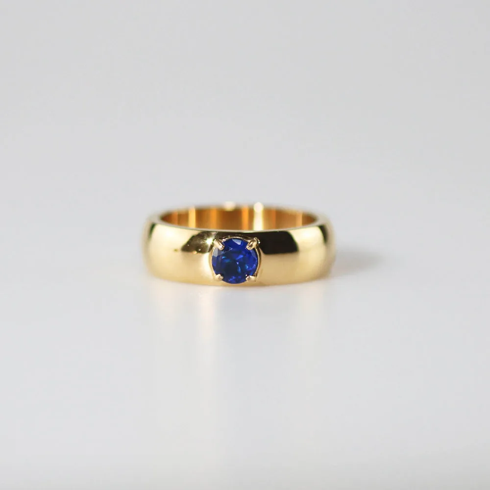 Waterproof Sapphire Solitaire Ring – 18K Gold Plated Stainless Steel